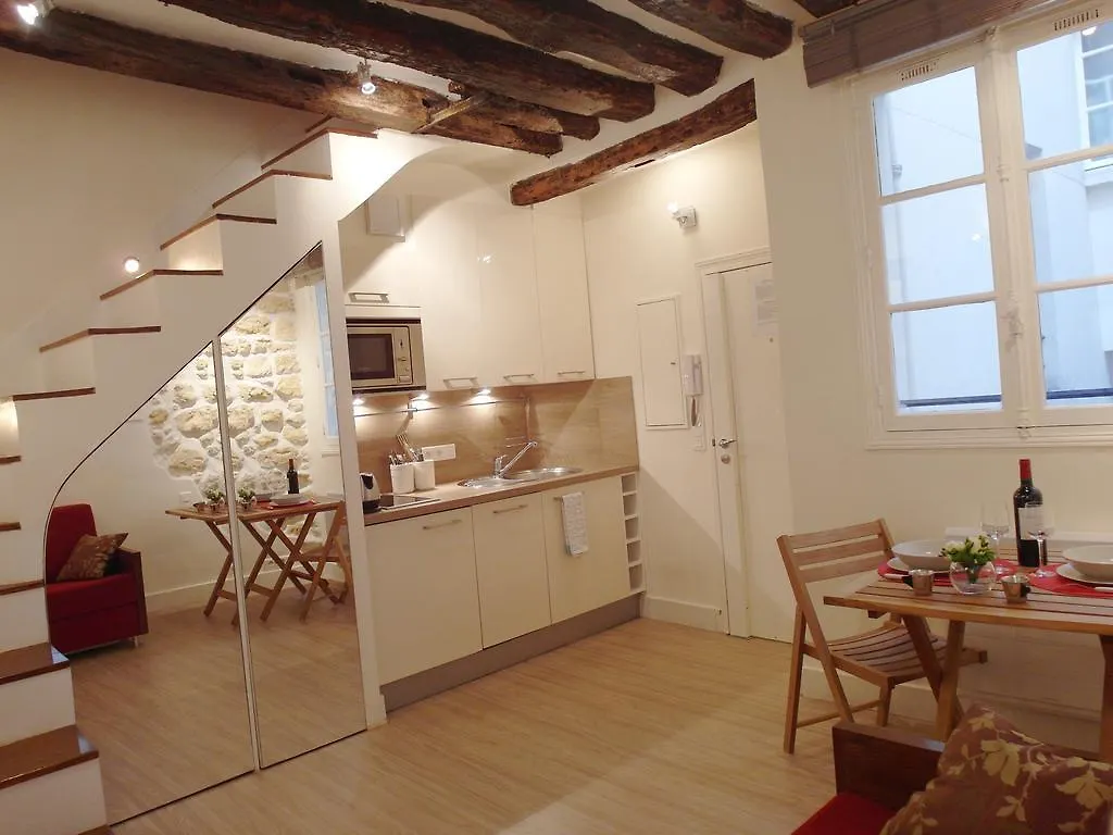 Appartement Louvre Parisian Chicsuites *