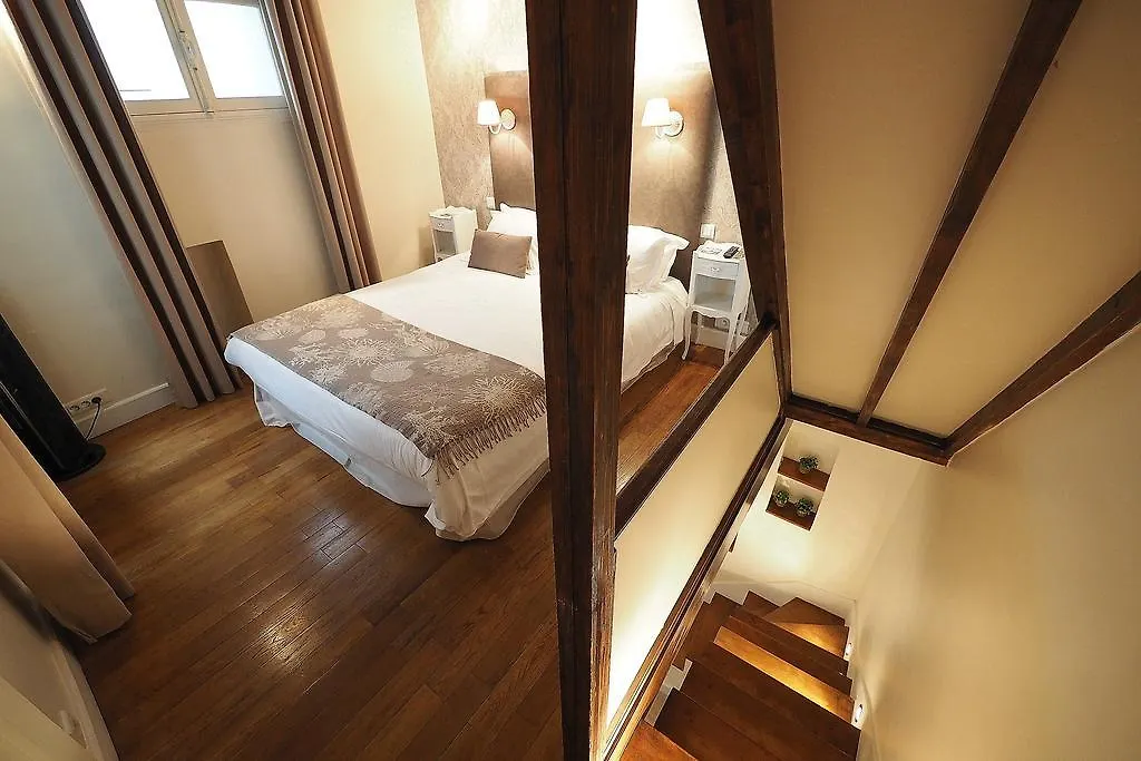 Louvre Parisian Chicsuites Parijs