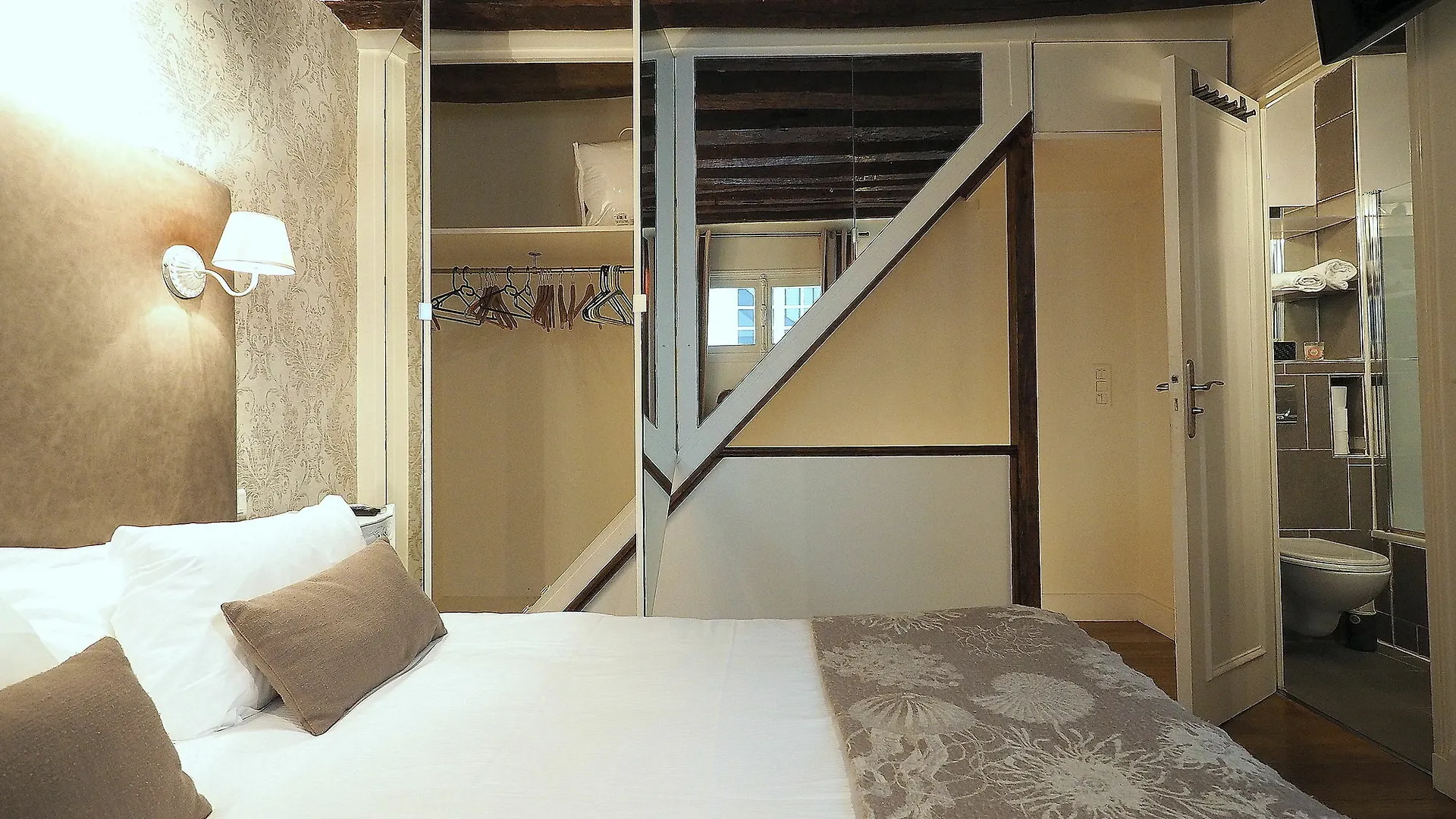 Appartement Louvre Parisian Chicsuites *