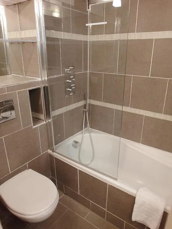 דירה Louvre Parisian Chicsuites