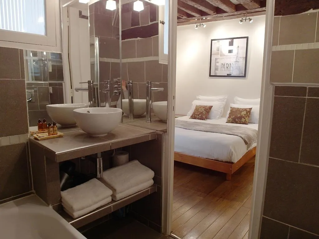 דירה Louvre Parisian Chicsuites פריז