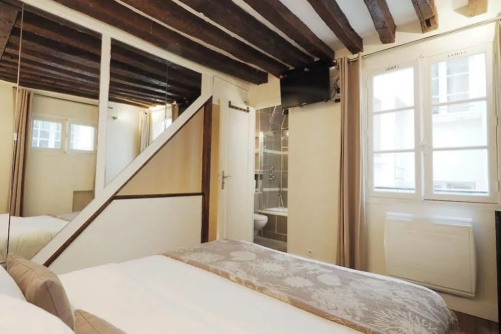 דירה Louvre Parisian Chicsuites