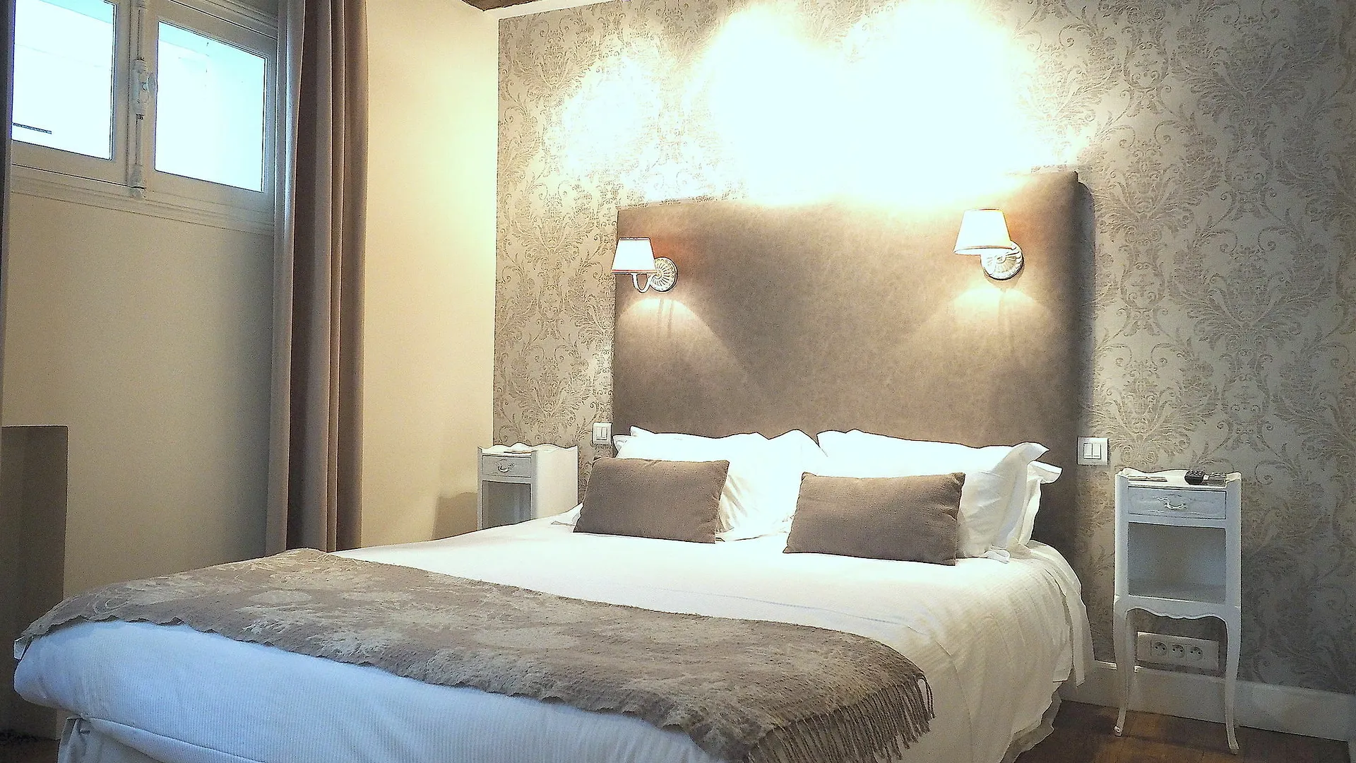 Louvre Parisian Chicsuites Paris
