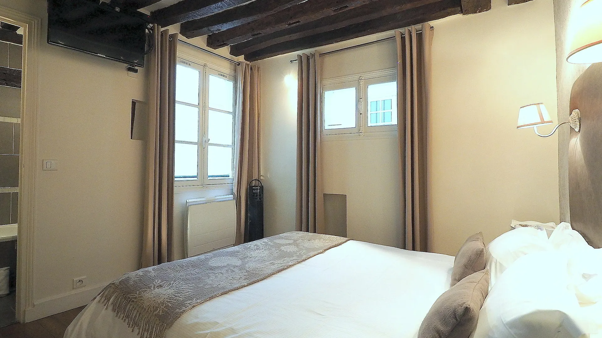 דירה Louvre Parisian Chicsuites פריז